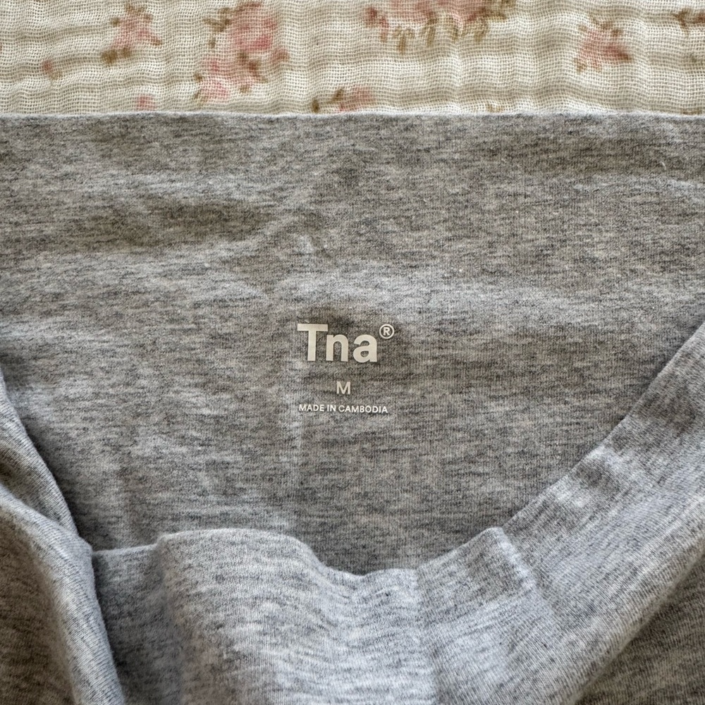 Aritzia TNA Bike Shorts - Picture 2 of 3